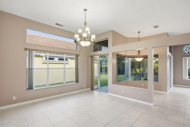 665 SW Sw Lake Charles Circle, Port St Lucie, FL 34986