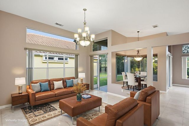 665 SW Sw Lake Charles Circle, Port St Lucie, FL 34986