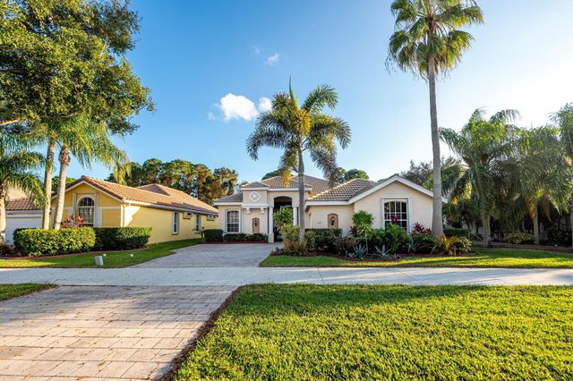 665 SW Sw Lake Charles Circle, Port St Lucie, FL 34986