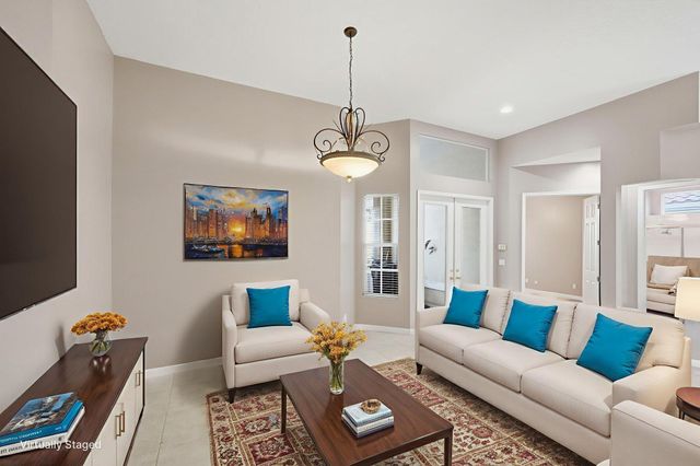 665 SW Sw Lake Charles Circle, Port St Lucie, FL 34986