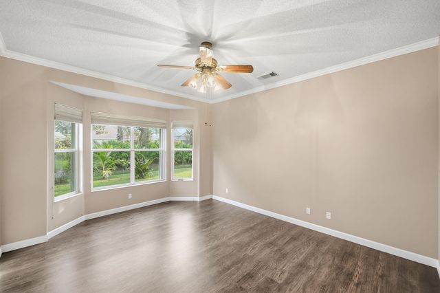 665 SW Sw Lake Charles Circle, Port St Lucie, FL 34986