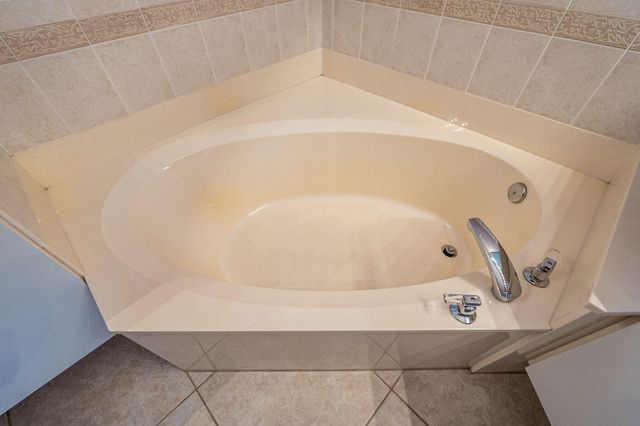 665 SW Sw Lake Charles Circle, Port St Lucie, FL 34986