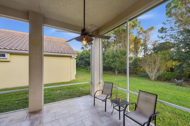 665 SW Sw Lake Charles Circle, Port St Lucie, FL 34986