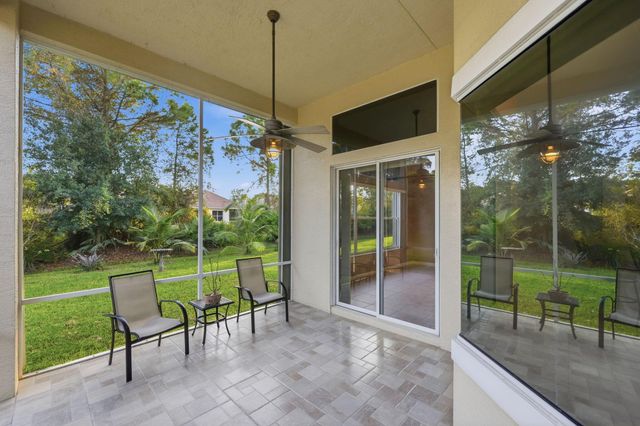 665 SW Sw Lake Charles Circle, Port St Lucie, FL 34986