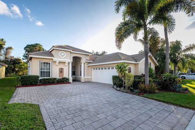 665 SW Sw Lake Charles Circle, Port St Lucie, FL 34986