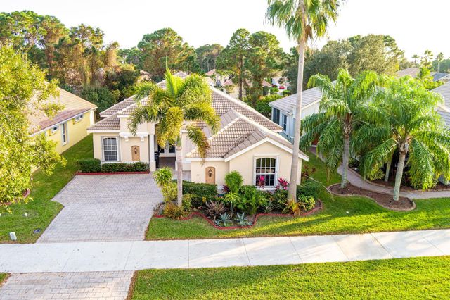 665 SW Sw Lake Charles Circle, Port St Lucie, FL 34986