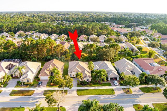 665 SW Sw Lake Charles Circle, Port St Lucie, FL 34986