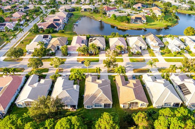 665 SW Sw Lake Charles Circle, Port St Lucie, FL 34986