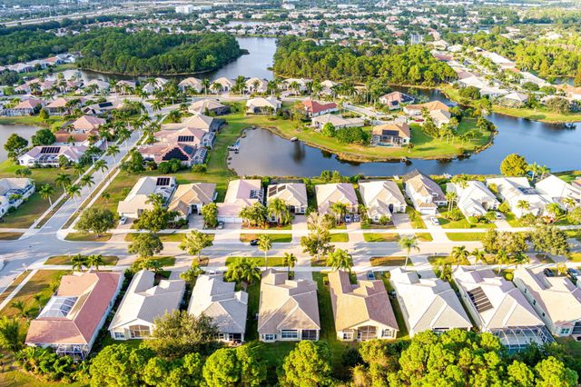 665 SW Sw Lake Charles Circle, Port St Lucie, FL 34986