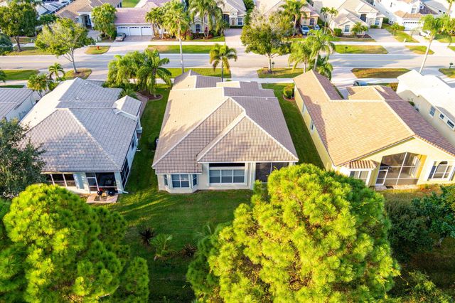 665 SW Sw Lake Charles Circle, Port St Lucie, FL 34986