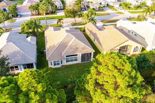 665 SW Sw Lake Charles Circle, Port St Lucie, FL 34986