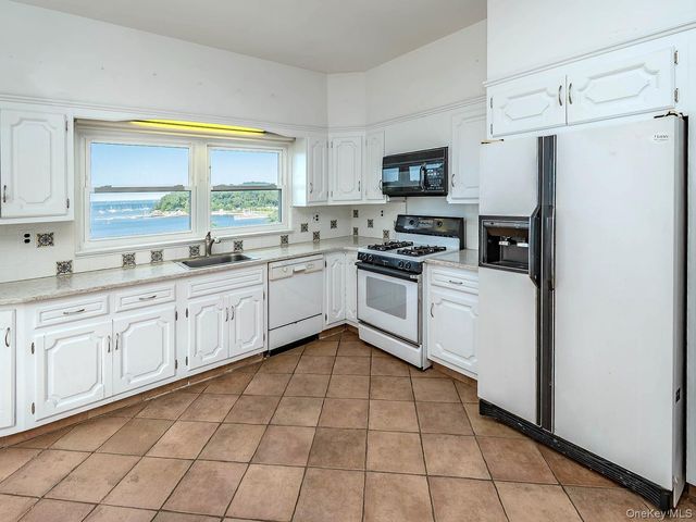40 Prospect Avenue, Sea Cliff, NY 11579