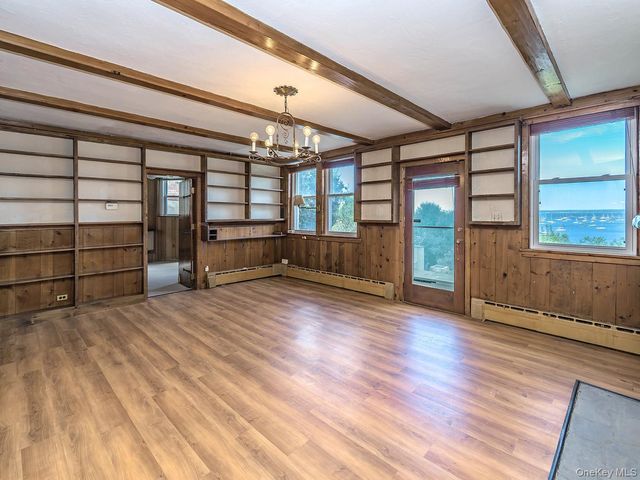 40 Prospect Avenue, Sea Cliff, NY 11579
