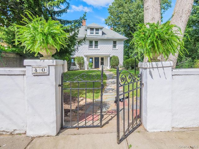 40 Prospect Avenue, Sea Cliff, NY 11579
