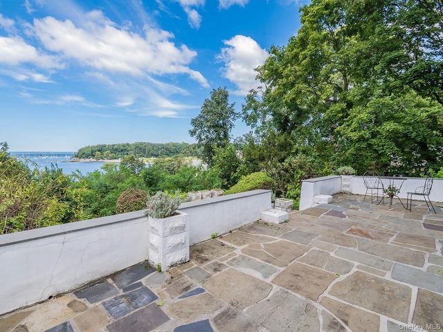 40 Prospect Avenue, Sea Cliff, NY 11579