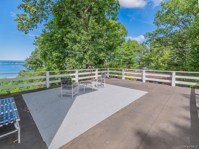 40 Prospect Avenue, Sea Cliff, NY 11579