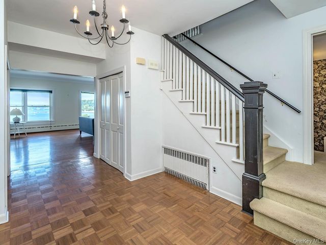 40 Prospect Avenue, Sea Cliff, NY 11579