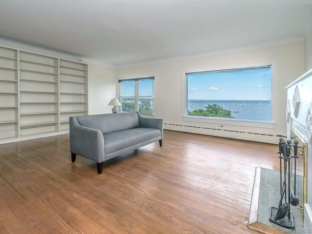 40 Prospect Avenue, Sea Cliff, NY 11579