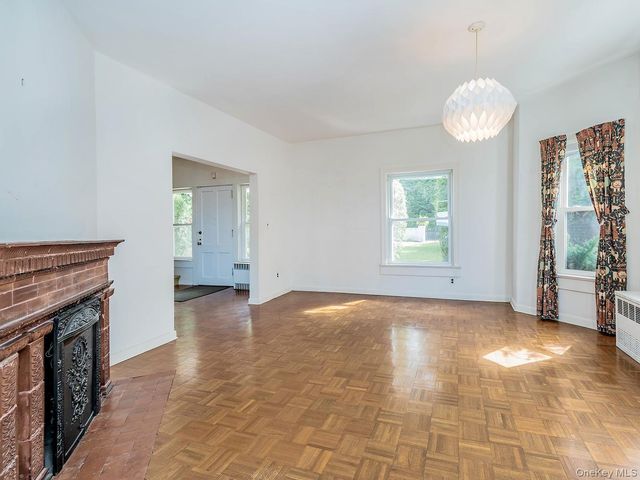 40 Prospect Avenue, Sea Cliff, NY 11579