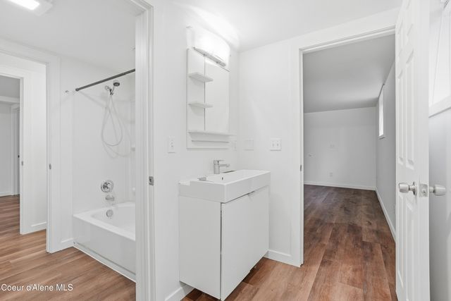 1017 E 29th Ave, Spokane, WA 99203