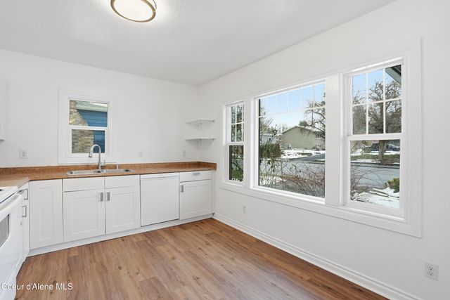 1017 E 29th Ave, Spokane, WA 99203