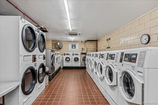 102-30 66th Road 16G, Forest Hills, NY 11375