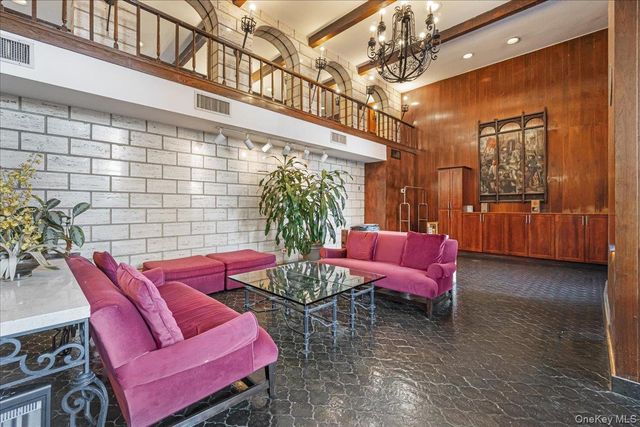 102-30 66th Road 16G, Forest Hills, NY 11375