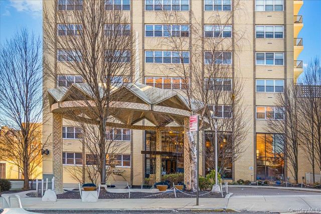 102-30 66th Road 16G, Forest Hills, NY 11375