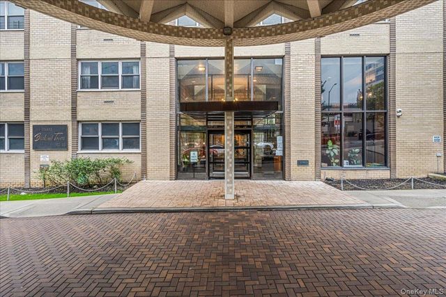 102-30 66th Road 16G, Forest Hills, NY 11375