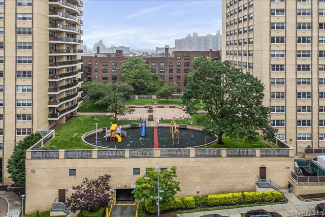 102-30 66th Road 16G, Forest Hills, NY 11375