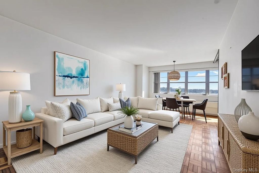 102-30 66th Road 16G, Forest Hills, NY 11375