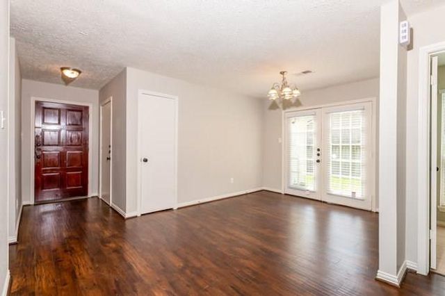 2002 Hickory Glen Drive, Missouri City, TX 77489