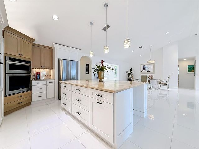 324 LEEWARD ISLAND, Clearwater Beach, FL 33767