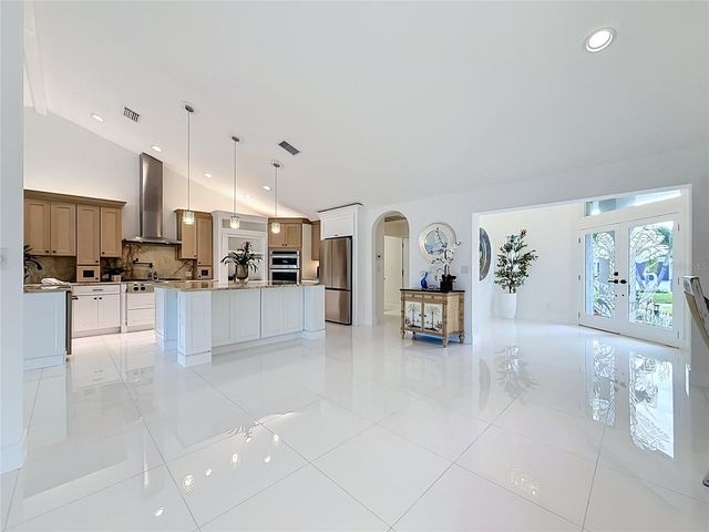 324 LEEWARD ISLAND, Clearwater Beach, FL 33767