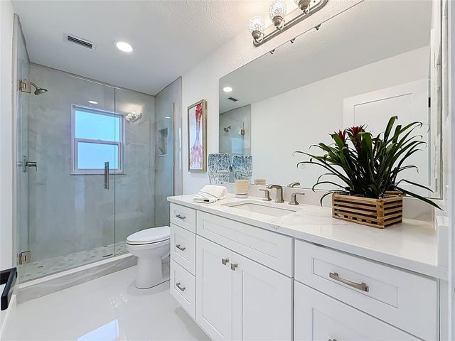 324 LEEWARD ISLAND, Clearwater Beach, FL 33767