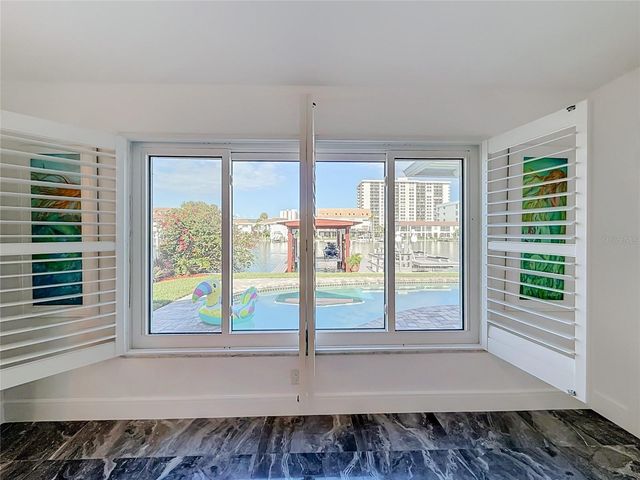 324 LEEWARD ISLAND, Clearwater Beach, FL 33767