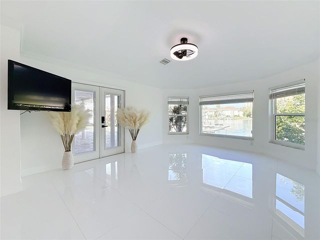 324 LEEWARD ISLAND, Clearwater Beach, FL 33767