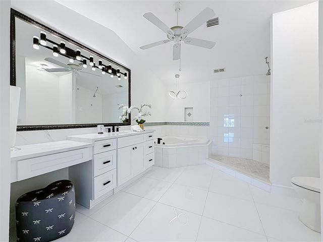 324 LEEWARD ISLAND, Clearwater Beach, FL 33767