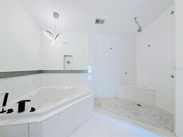 324 LEEWARD ISLAND, Clearwater Beach, FL 33767