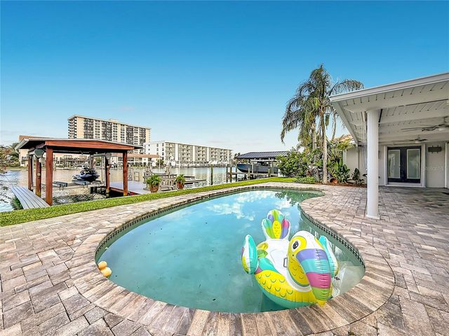 324 LEEWARD ISLAND, Clearwater Beach, FL 33767