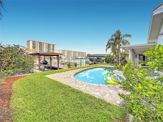 324 LEEWARD ISLAND, Clearwater Beach, FL 33767