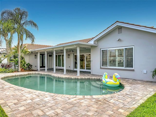 324 LEEWARD ISLAND, Clearwater Beach, FL 33767