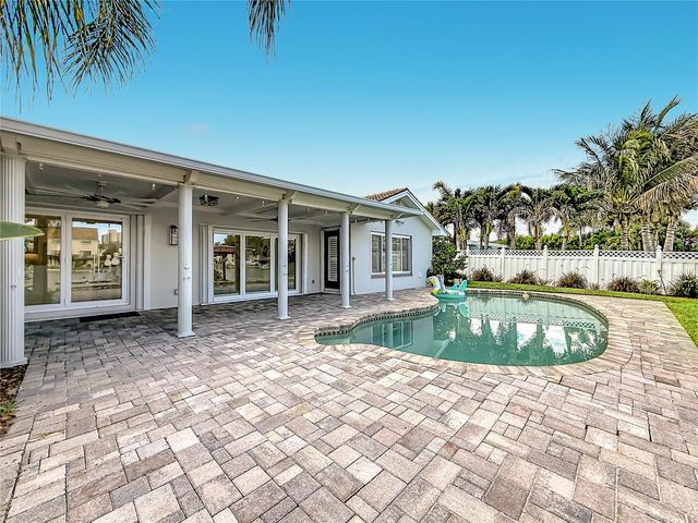 324 LEEWARD ISLAND, Clearwater Beach, FL 33767