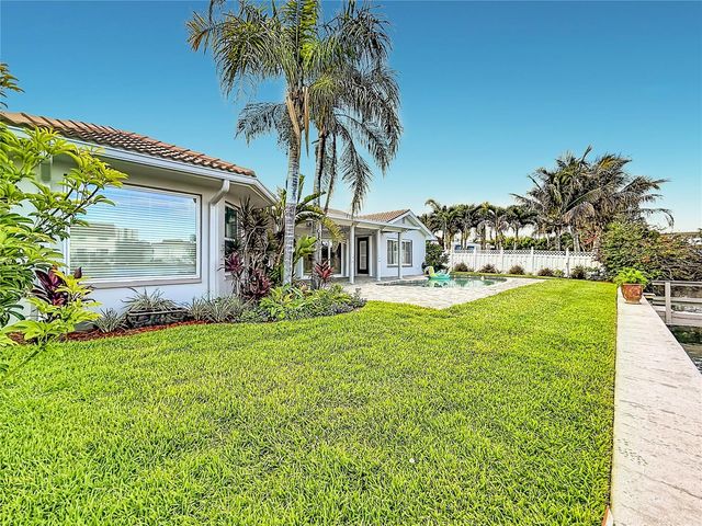 324 LEEWARD ISLAND, Clearwater Beach, FL 33767