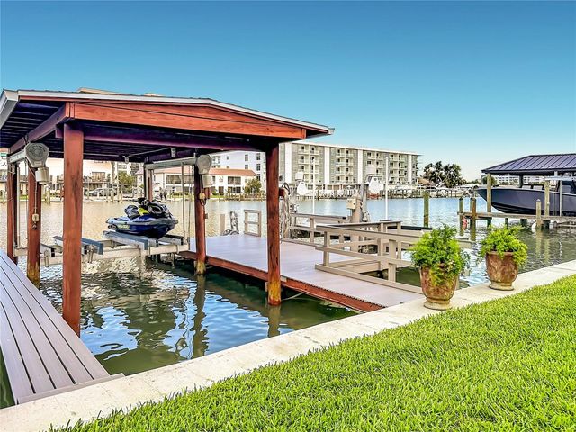324 LEEWARD ISLAND, Clearwater Beach, FL 33767