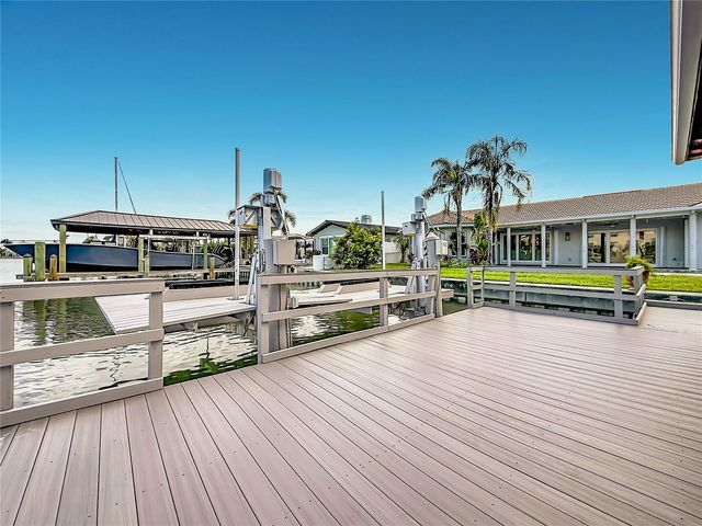 324 LEEWARD ISLAND, Clearwater Beach, FL 33767