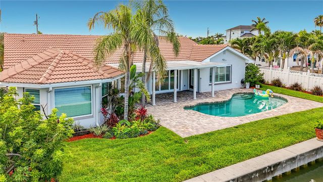 324 LEEWARD ISLAND, Clearwater Beach, FL 33767