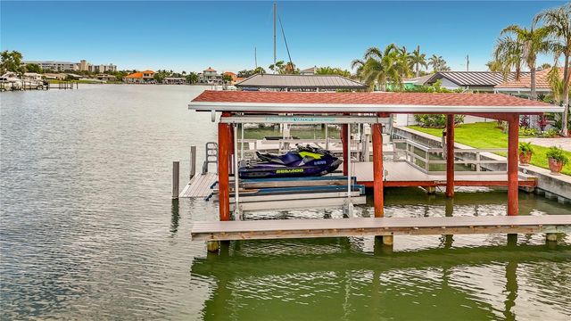 324 LEEWARD ISLAND, Clearwater Beach, FL 33767