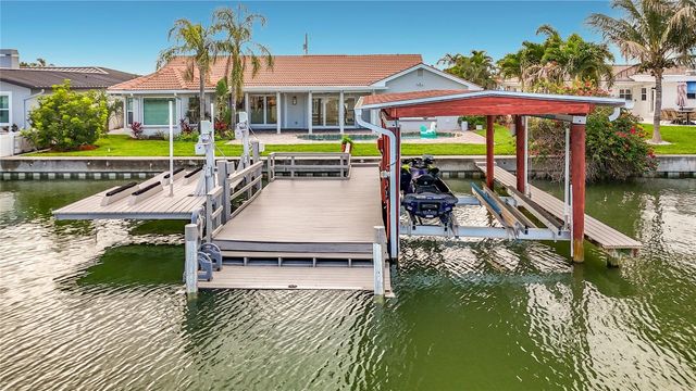 324 LEEWARD ISLAND, Clearwater Beach, FL 33767
