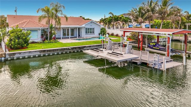 324 LEEWARD ISLAND, Clearwater Beach, FL 33767
